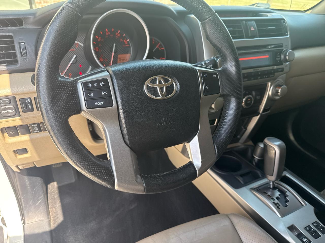 Toyota 4Runner 4WD 4dr V6 SR5 (Natl) 2011
