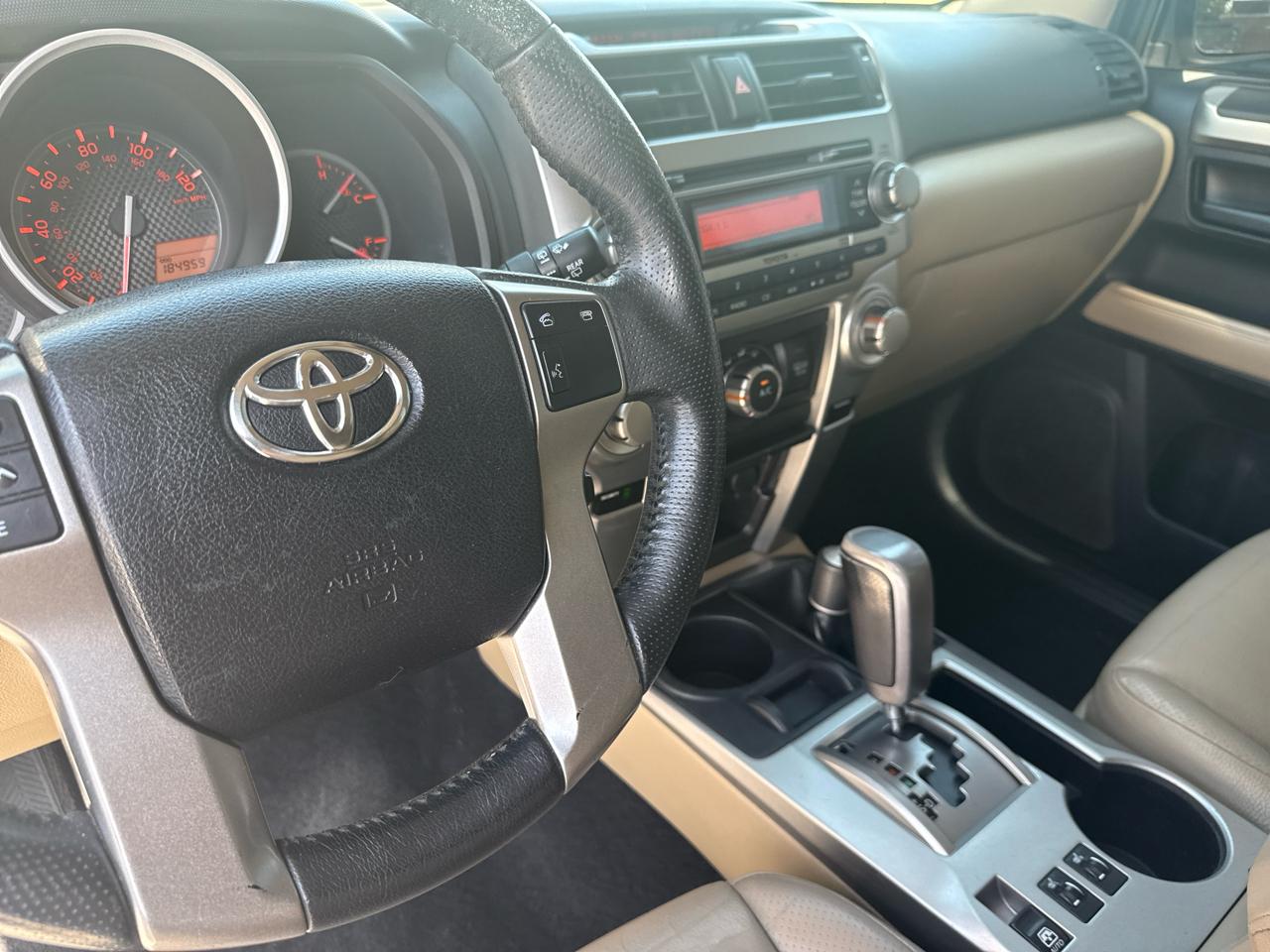Toyota 4Runner 4WD 4dr V6 SR5 (Natl) 2011