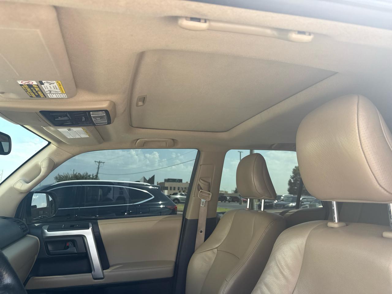 Toyota 4Runner 4WD 4dr V6 SR5 (Natl) 2011