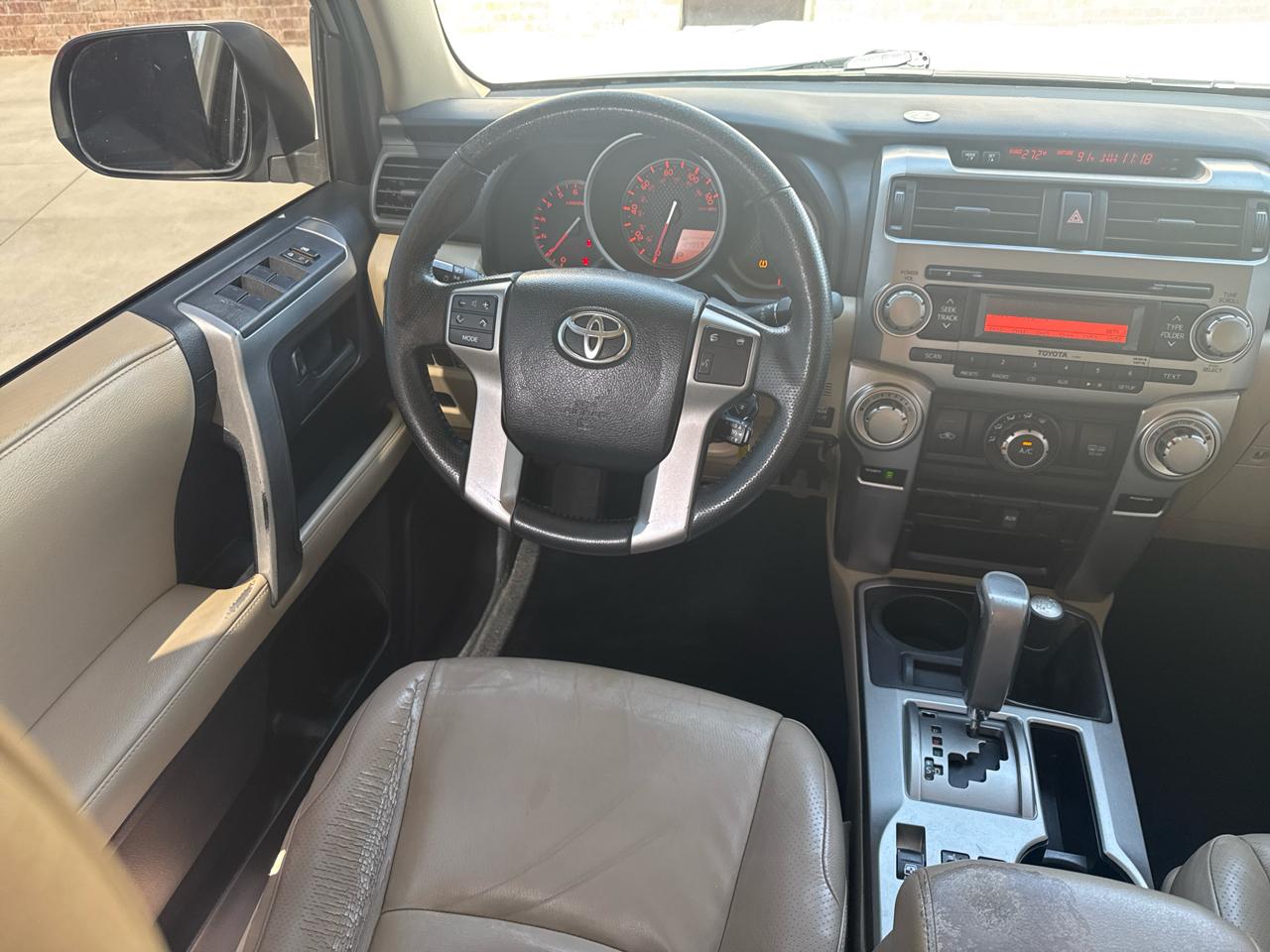 Toyota 4Runner 4WD 4dr V6 SR5 (Natl) 2011