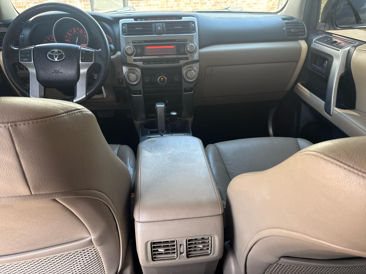 Toyota 4Runner 4WD 4dr V6 SR5 (Natl) 2011