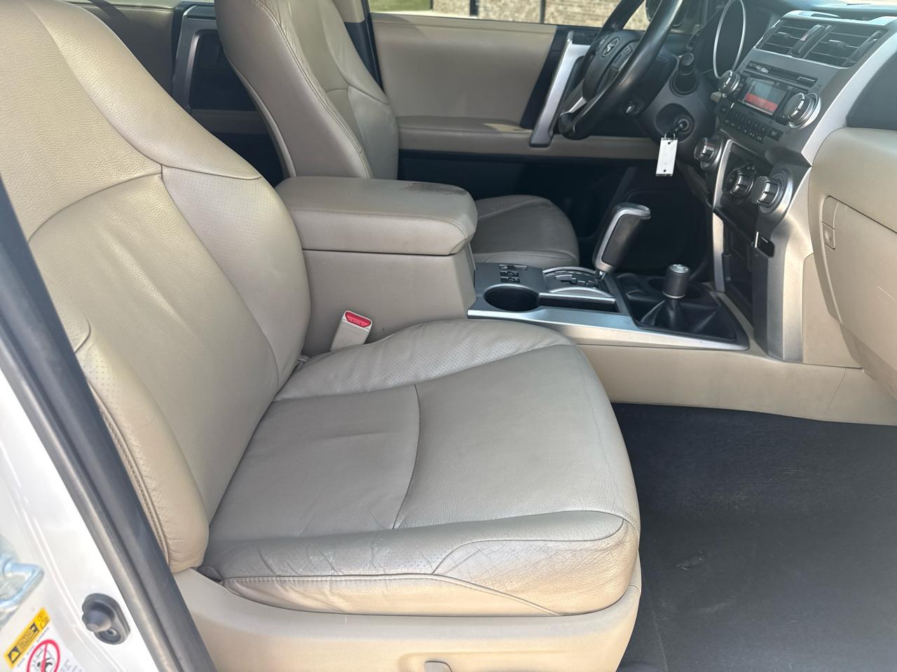 Toyota 4Runner 4WD 4dr V6 SR5 (Natl) 2011