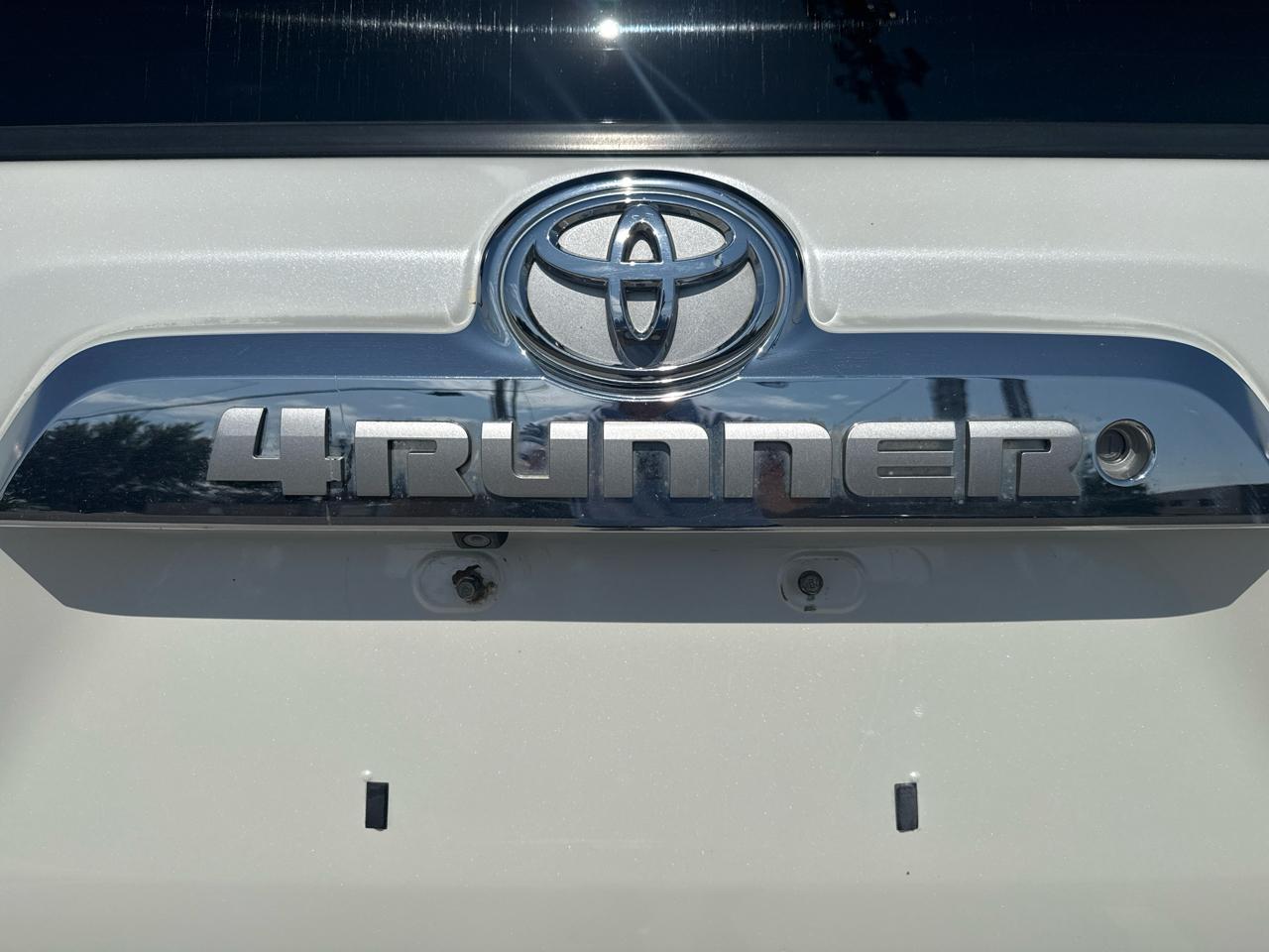 Toyota 4Runner 4WD 4dr V6 SR5 (Natl) 2011