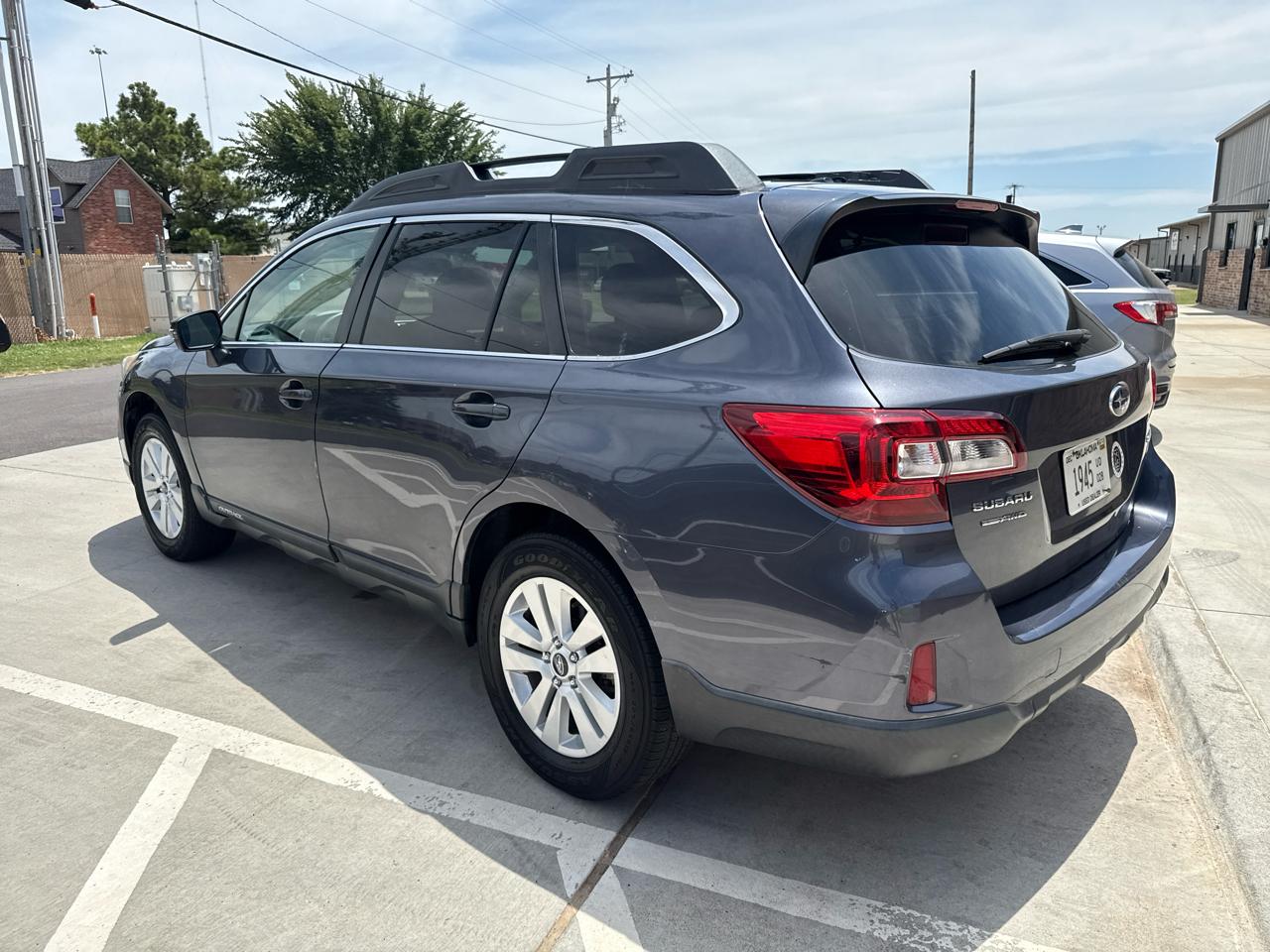 Subaru Outback 4dr Wgn 2.5i Premium PZEV 2015
