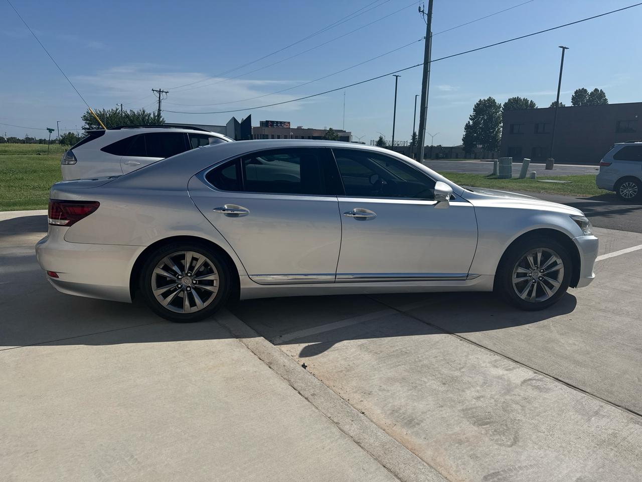 Lexus LS 460 4dr Sdn RWD 2014