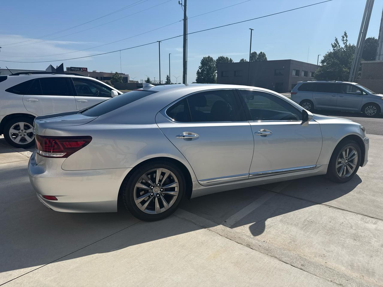 Lexus LS 460 4dr Sdn RWD 2014