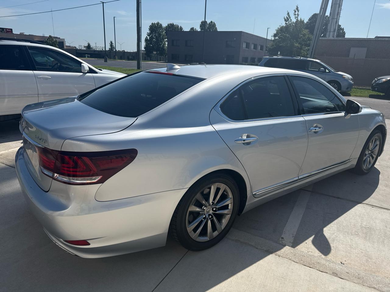 Lexus LS 460 4dr Sdn RWD 2014