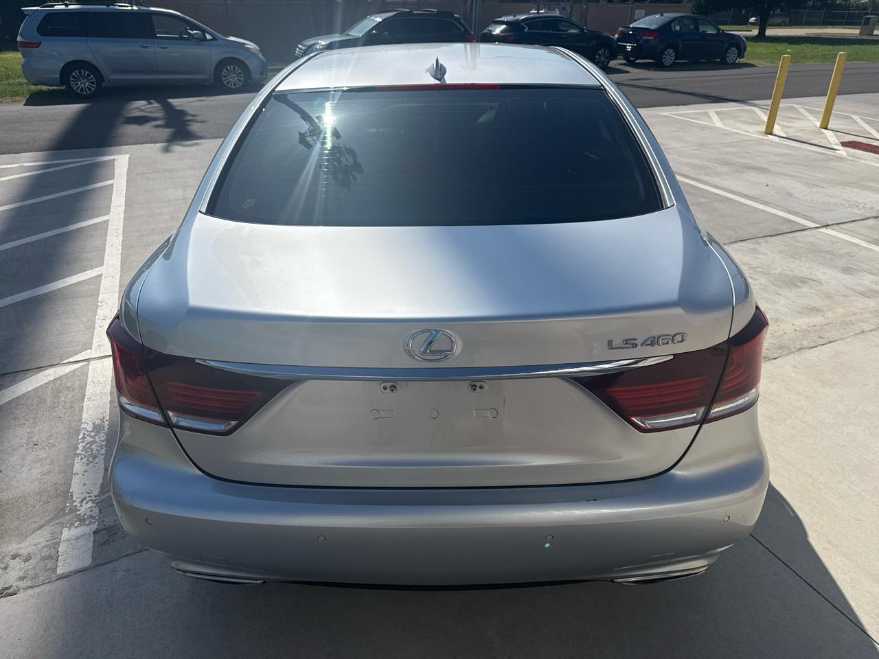 Lexus LS 460 4dr Sdn RWD 2014
