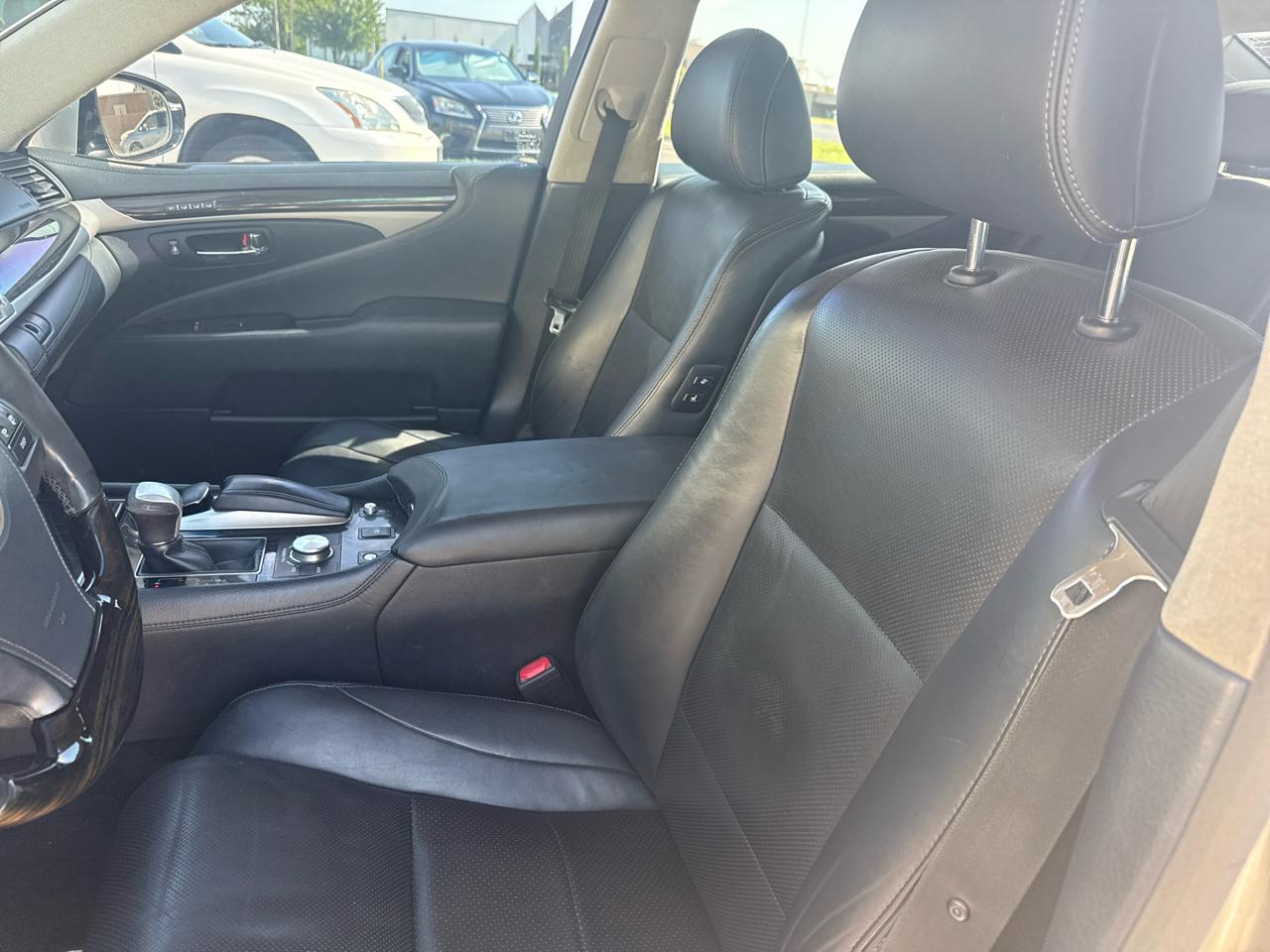 Lexus LS 460 4dr Sdn RWD 2014