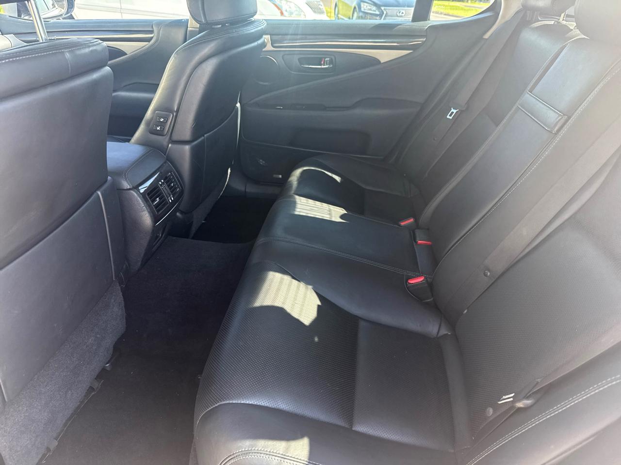 Lexus LS 460 4dr Sdn RWD 2014