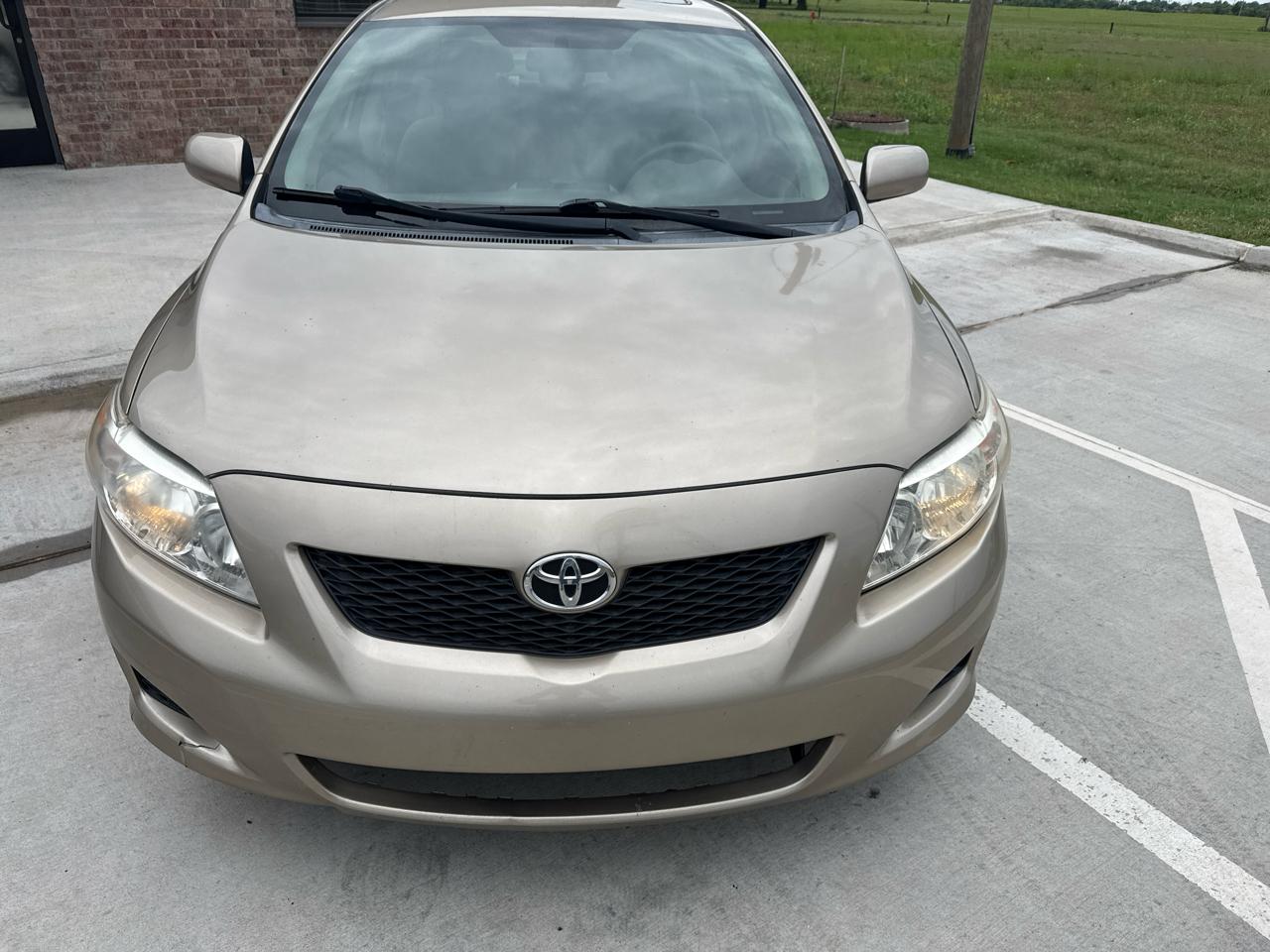 Toyota Corolla 4dr Sdn Man (Natl) 2010