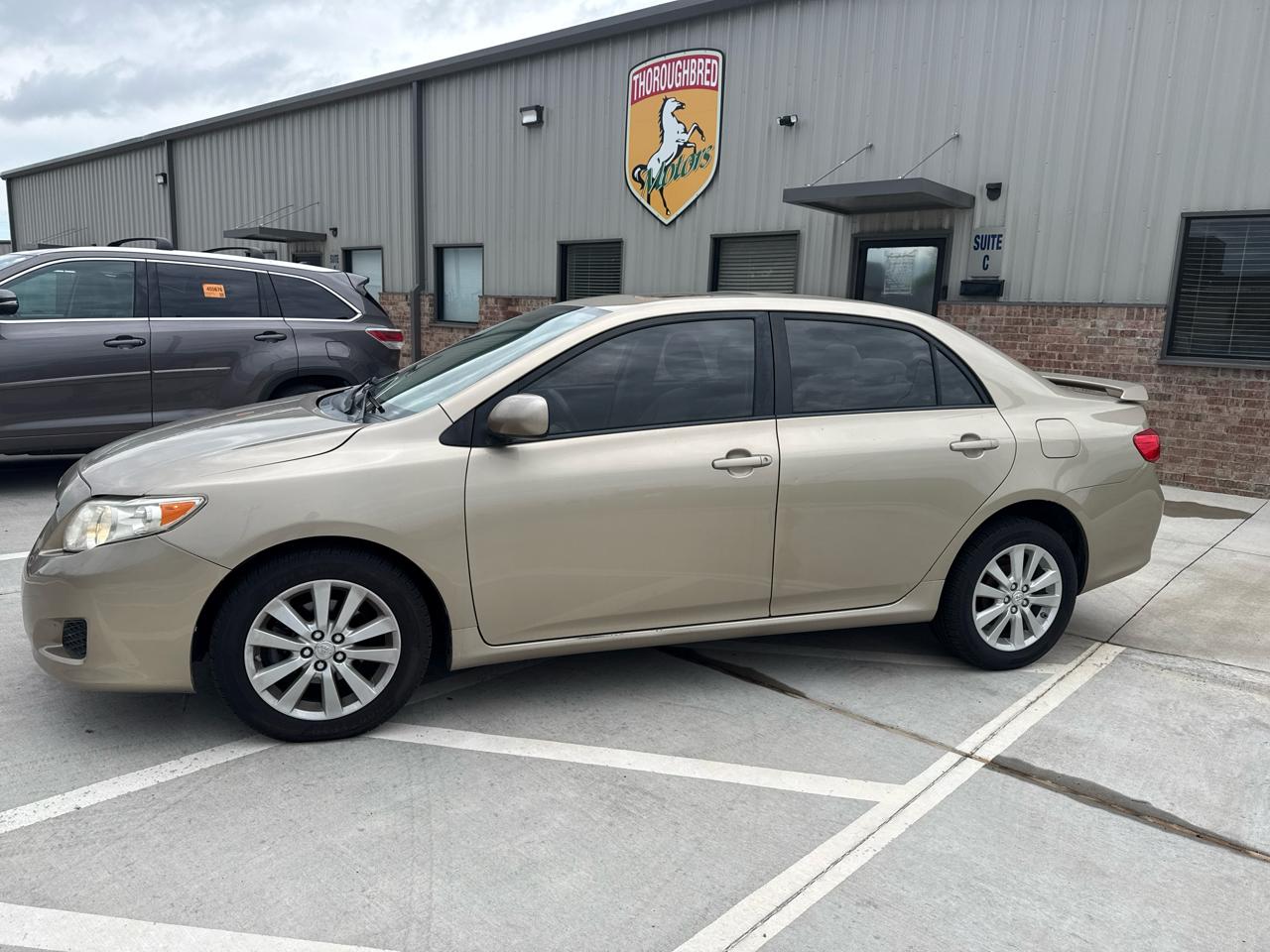 Toyota Corolla 4dr Sdn Man (Natl) 2010