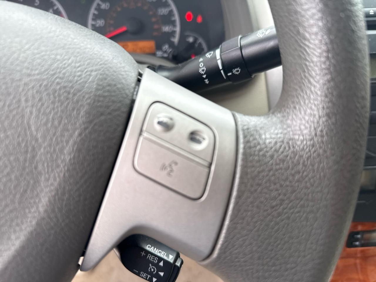 Toyota Corolla 4dr Sdn Man (Natl) 2010