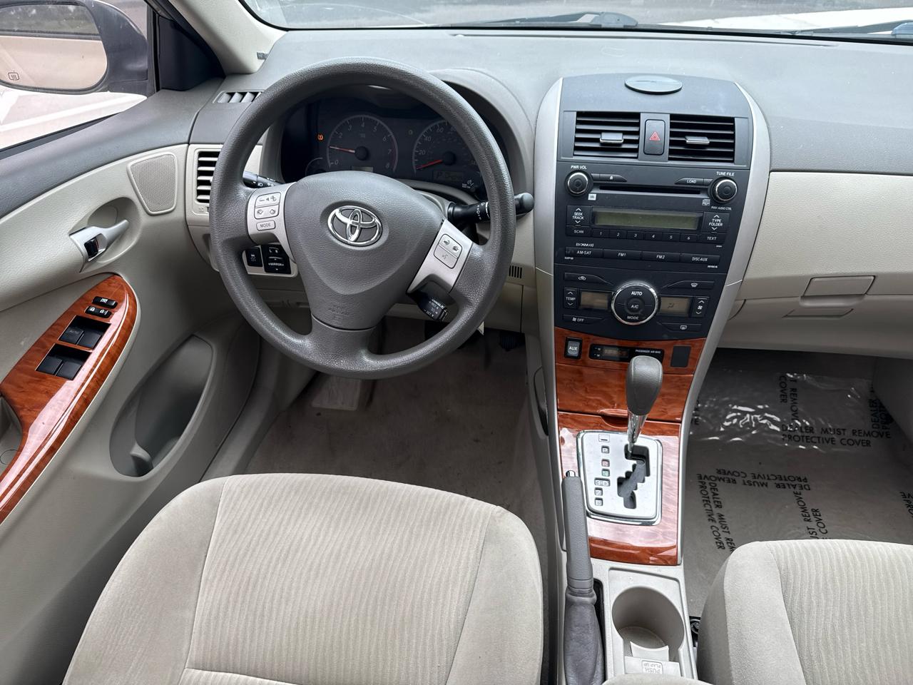 Toyota Corolla 4dr Sdn Man (Natl) 2010