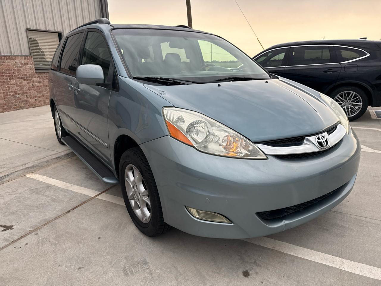 Toyota Sienna 5dr XLE AWD (Natl) 2006
