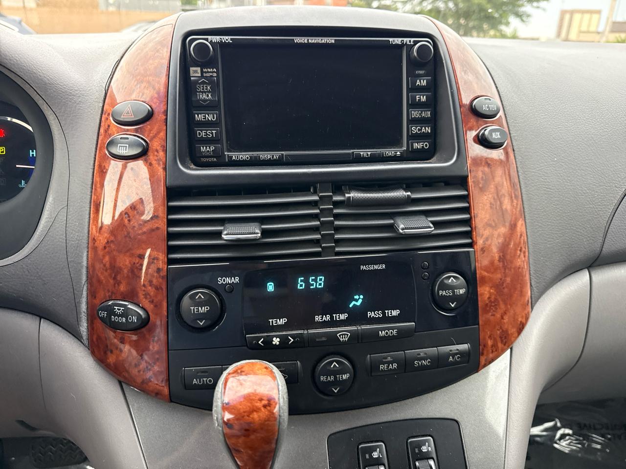Toyota Sienna 5dr XLE AWD (Natl) 2006