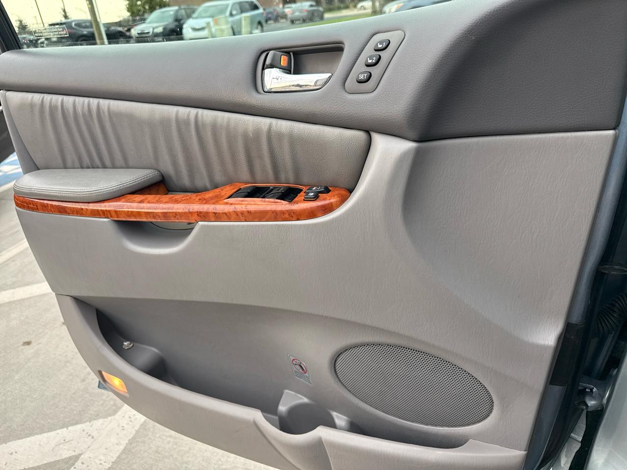 Toyota Sienna 5dr XLE AWD (Natl) 2006