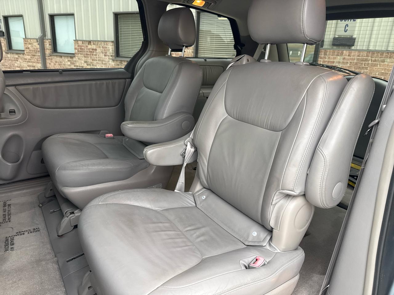 Toyota Sienna 5dr XLE AWD (Natl) 2006