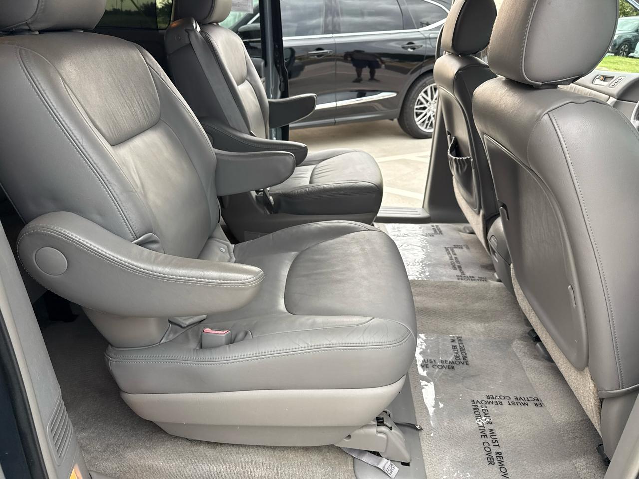 Toyota Sienna 5dr XLE AWD (Natl) 2006
