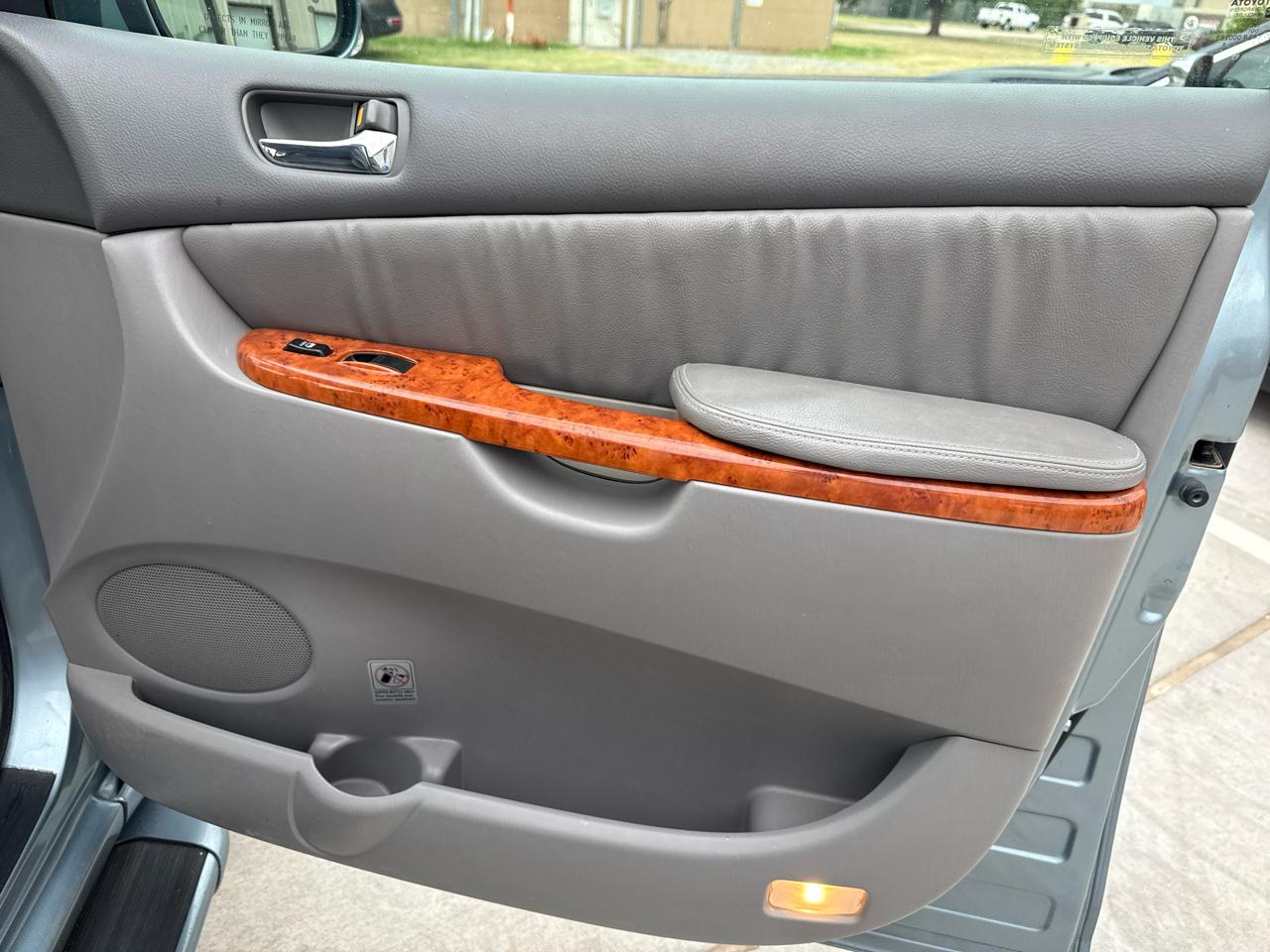 Toyota Sienna 5dr XLE AWD (Natl) 2006