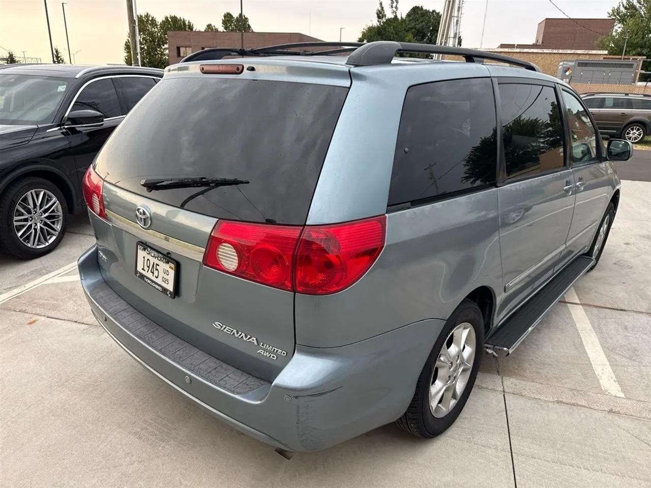 Toyota Sienna 5dr XLE AWD (Natl) 2006