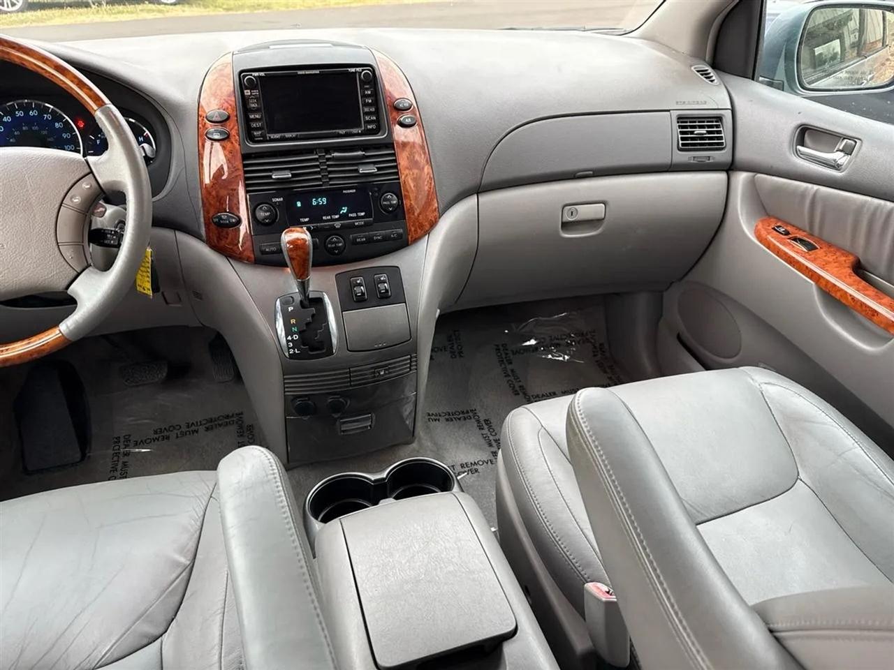 Toyota Sienna 5dr XLE AWD (Natl) 2006