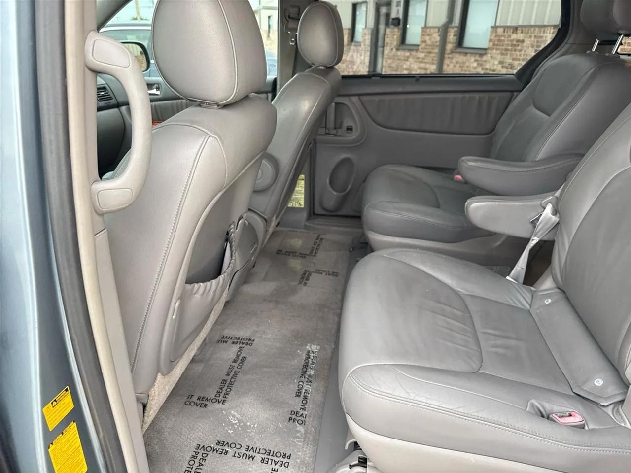 Toyota Sienna 5dr XLE AWD (Natl) 2006