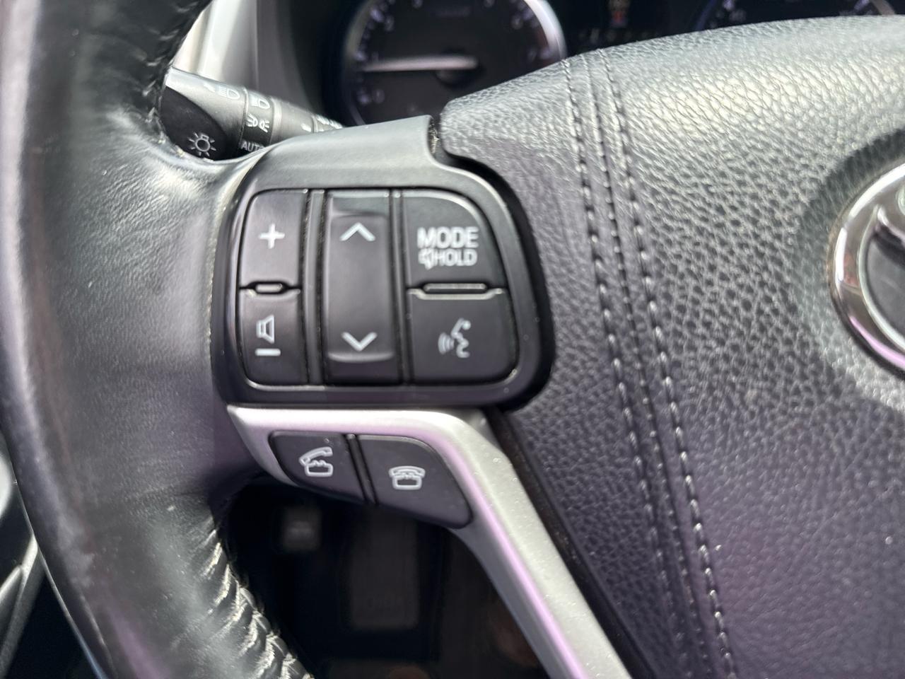 Toyota Highlander AWD 4dr V6 Limited (Natl) 2015