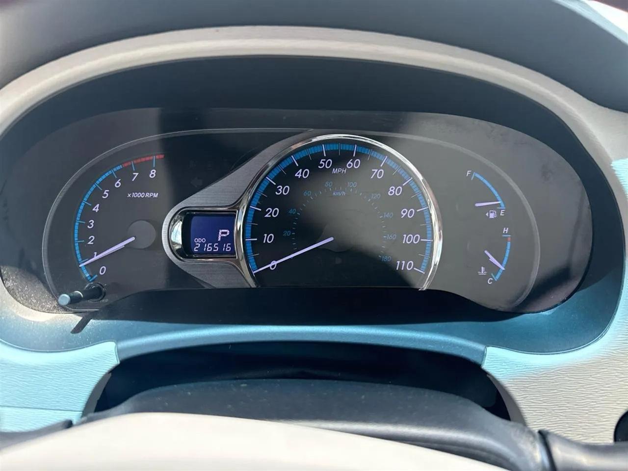 Toyota Sienna 5dr 7-Pass Van V6 XLE AWD (Natl) 2013