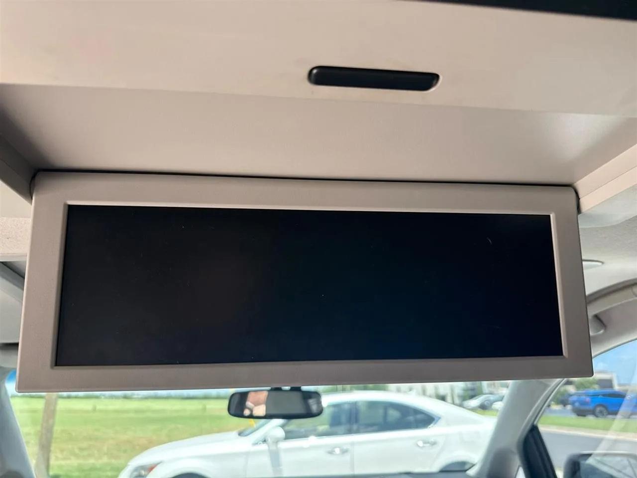 Toyota Sienna 5dr 7-Pass Van V6 XLE AWD (Natl) 2013