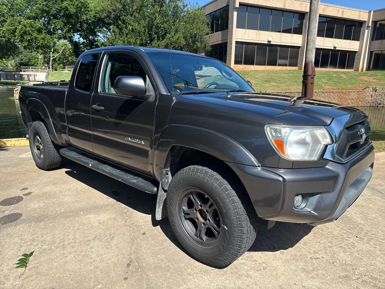 Toyota Tacoma 4WD Access Cab V6 MT (Natl) 2013