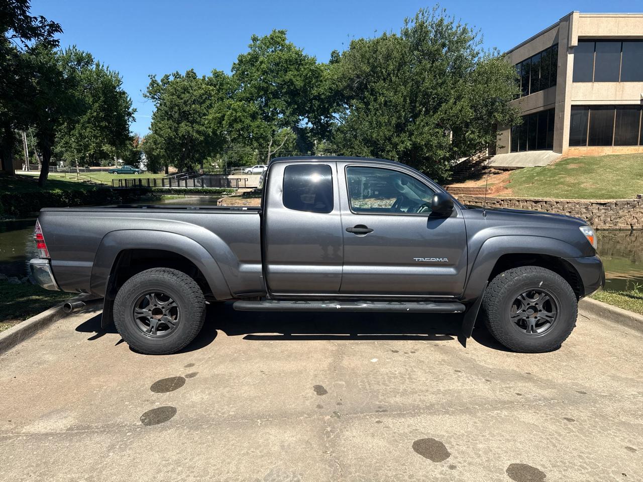 Toyota Tacoma 4WD Access Cab V6 MT (Natl) 2013
