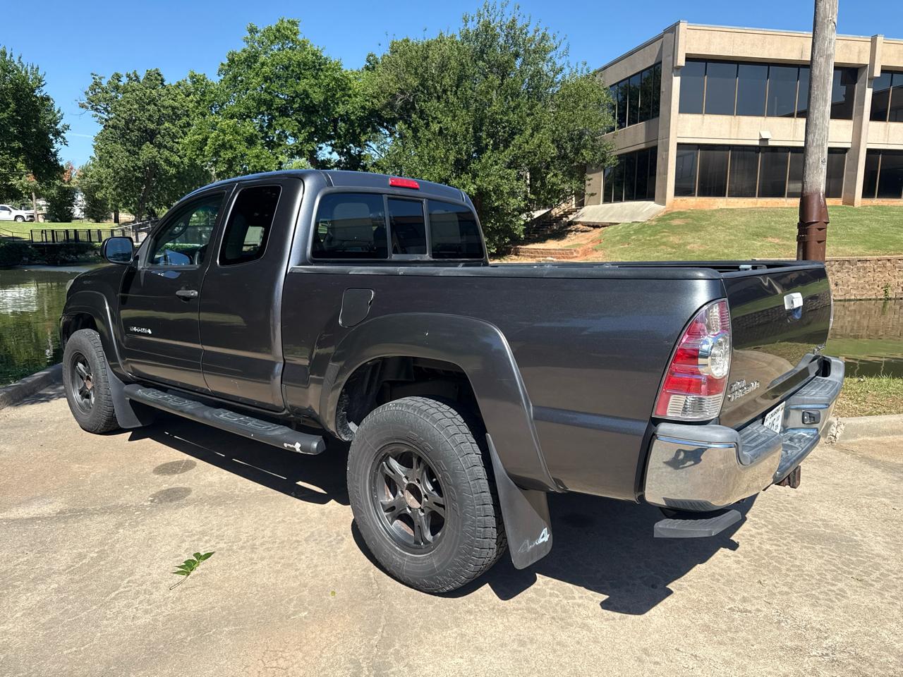 Toyota Tacoma 4WD Access Cab V6 MT (Natl) 2013