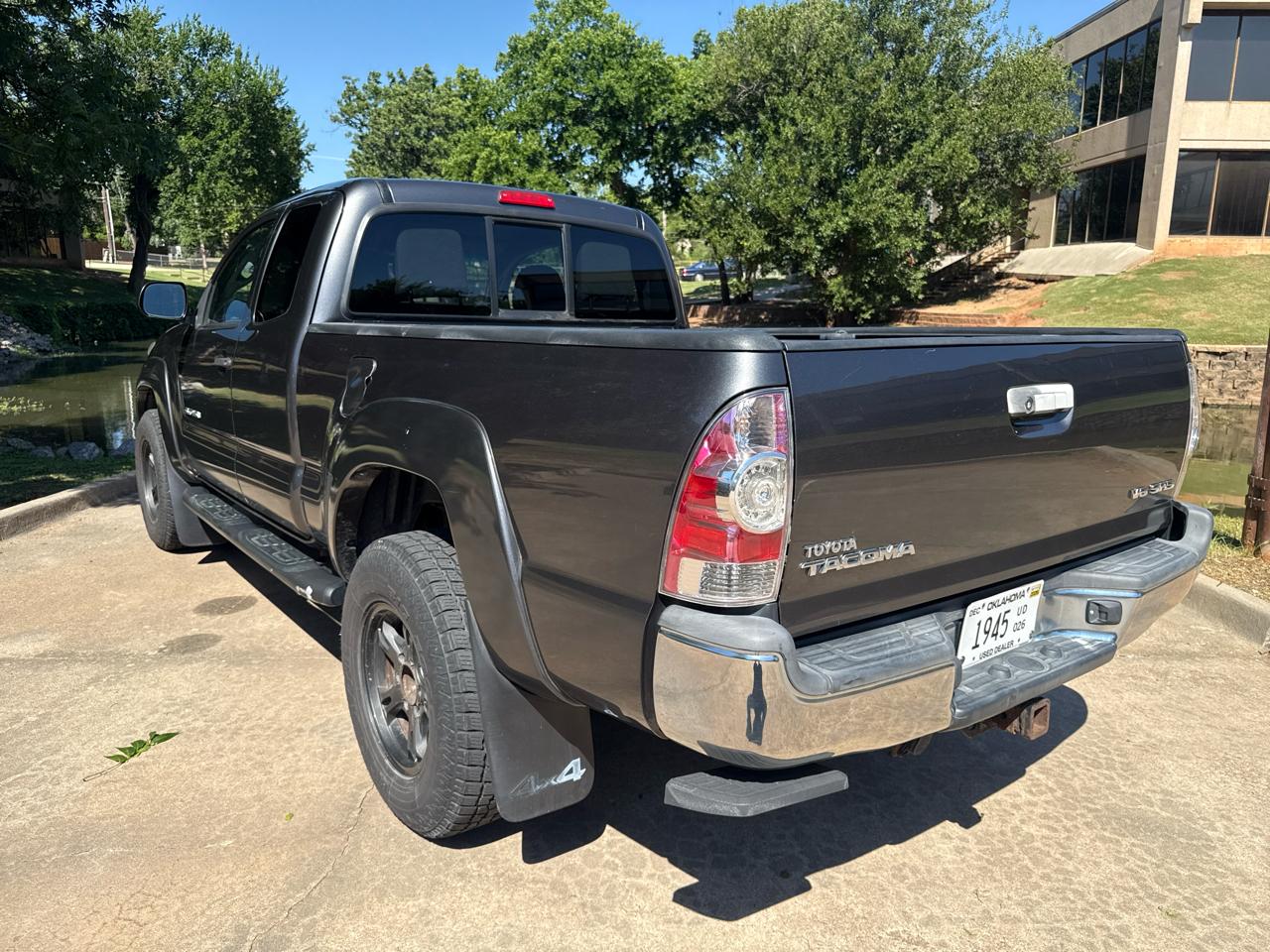 Toyota Tacoma 4WD Access Cab V6 MT (Natl) 2013