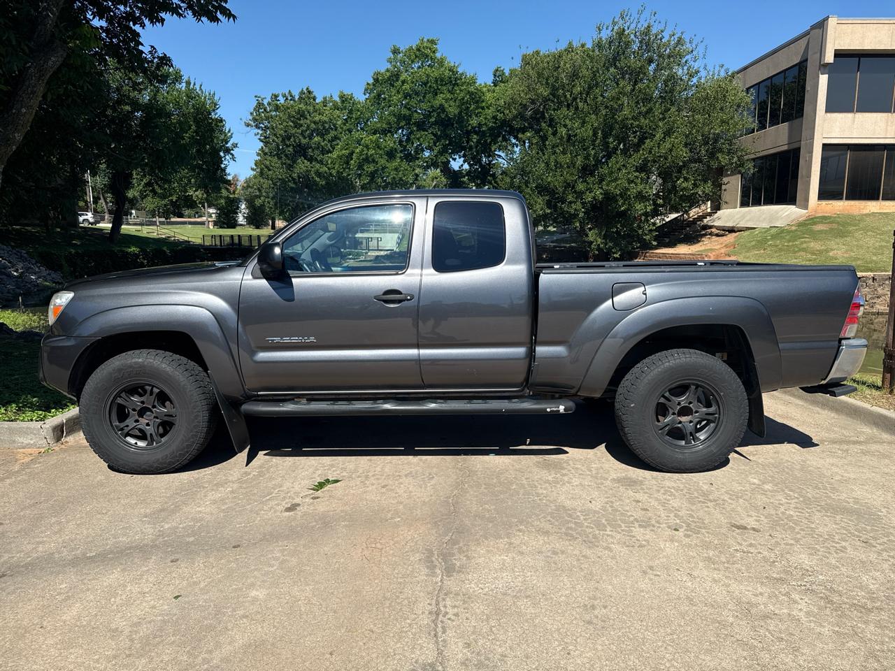 Toyota Tacoma 4WD Access Cab V6 MT (Natl) 2013