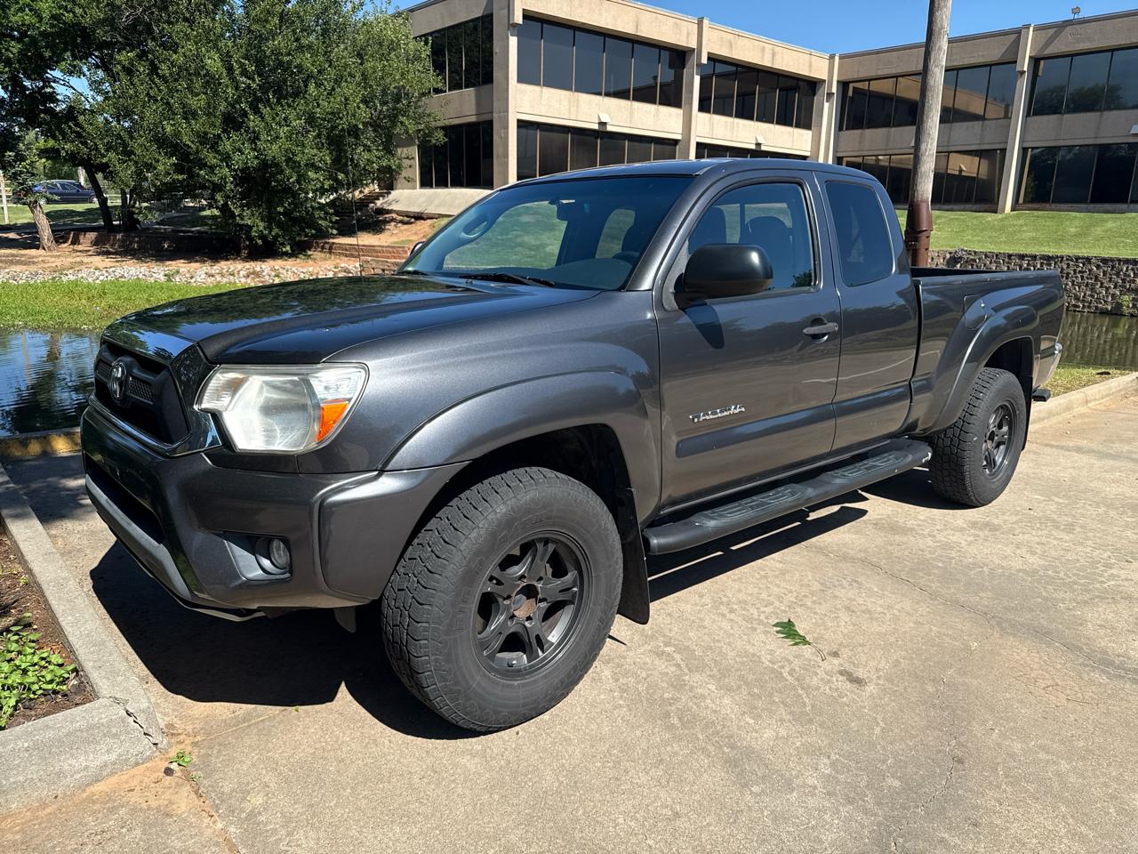 Toyota Tacoma 4WD Access Cab V6 MT (Natl) 2013