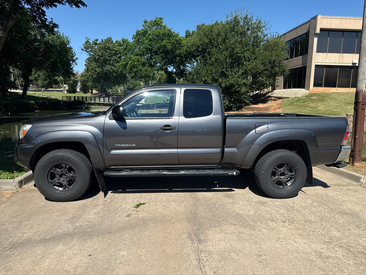 Toyota Tacoma 4WD Access Cab V6 MT (Natl) 2013