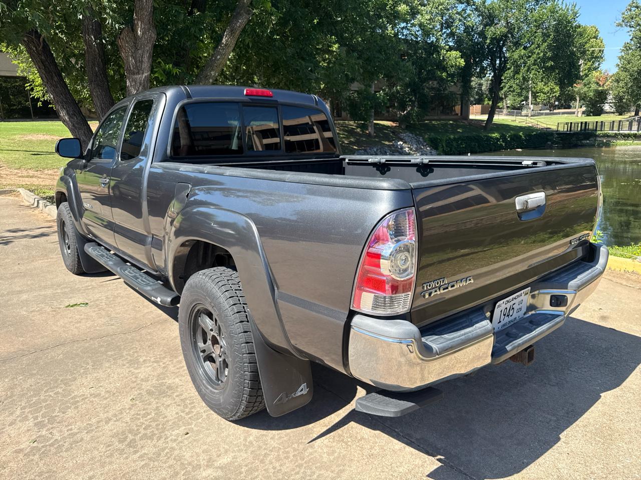 Toyota Tacoma 4WD Access Cab V6 MT (Natl) 2013