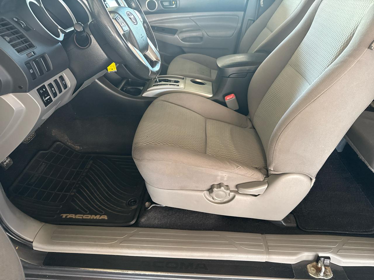 Toyota Tacoma 4WD Access Cab V6 MT (Natl) 2013