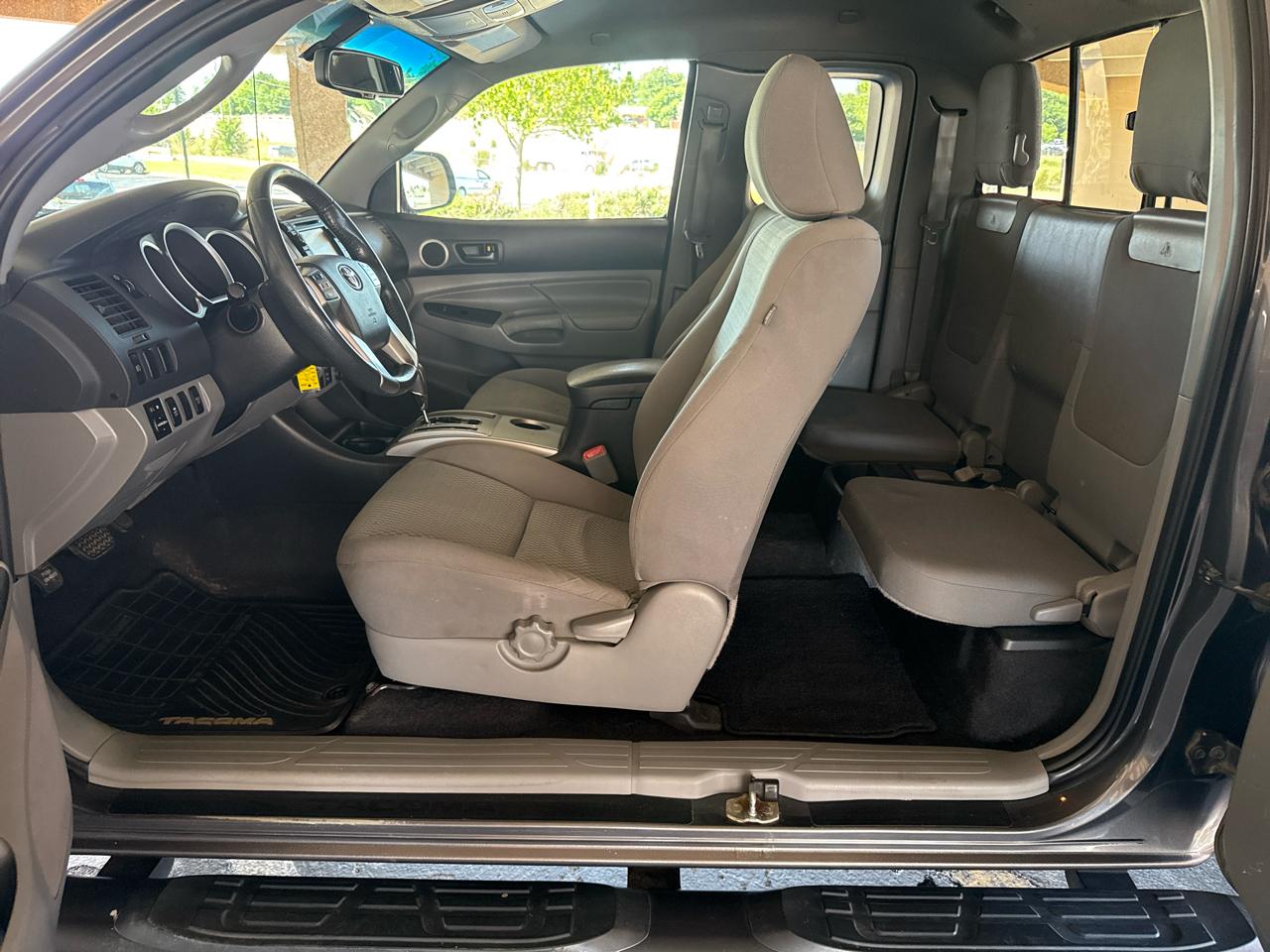 Toyota Tacoma 4WD Access Cab V6 MT (Natl) 2013