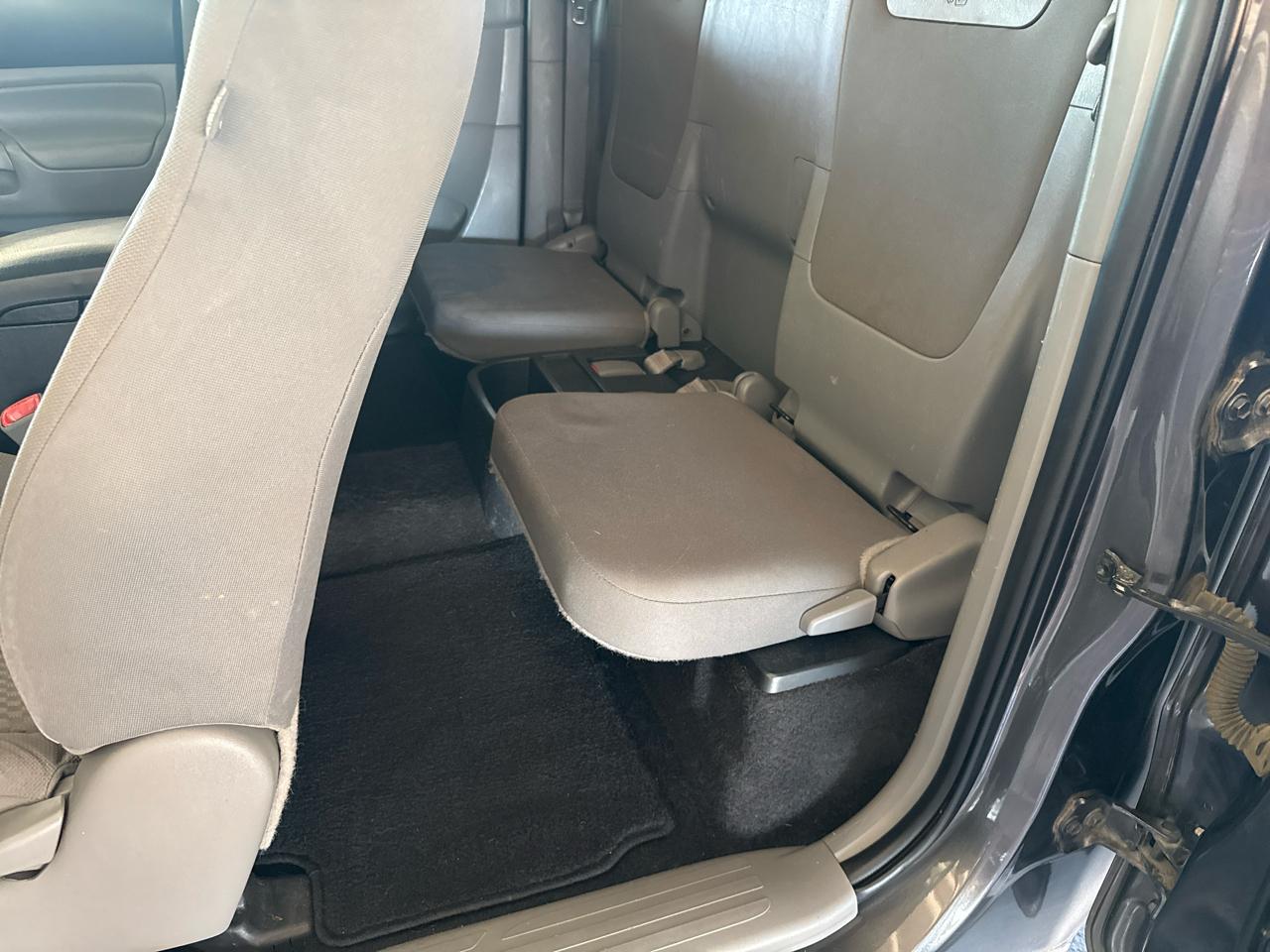 Toyota Tacoma 4WD Access Cab V6 MT (Natl) 2013