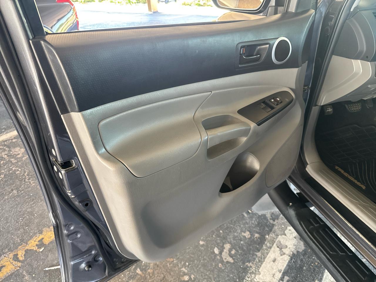 Toyota Tacoma 4WD Access Cab V6 MT (Natl) 2013