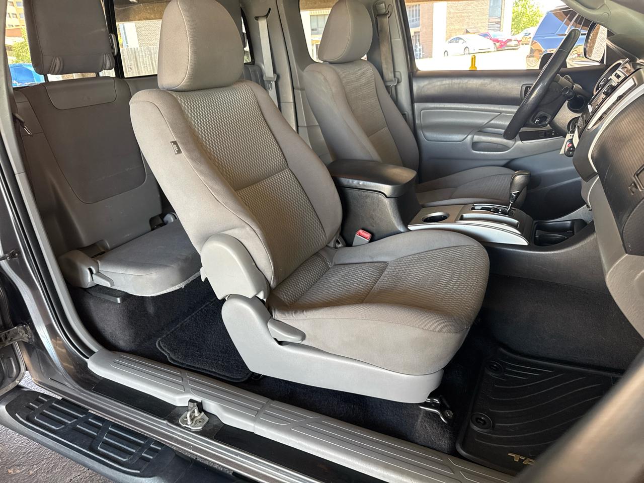 Toyota Tacoma 4WD Access Cab V6 MT (Natl) 2013