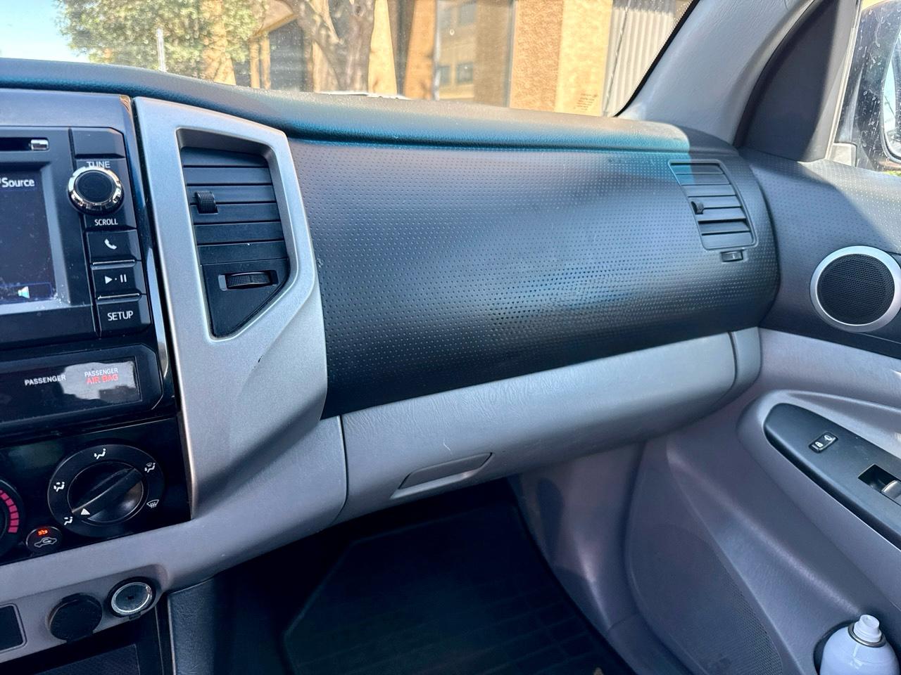 Toyota Tacoma 4WD Access Cab V6 MT (Natl) 2013