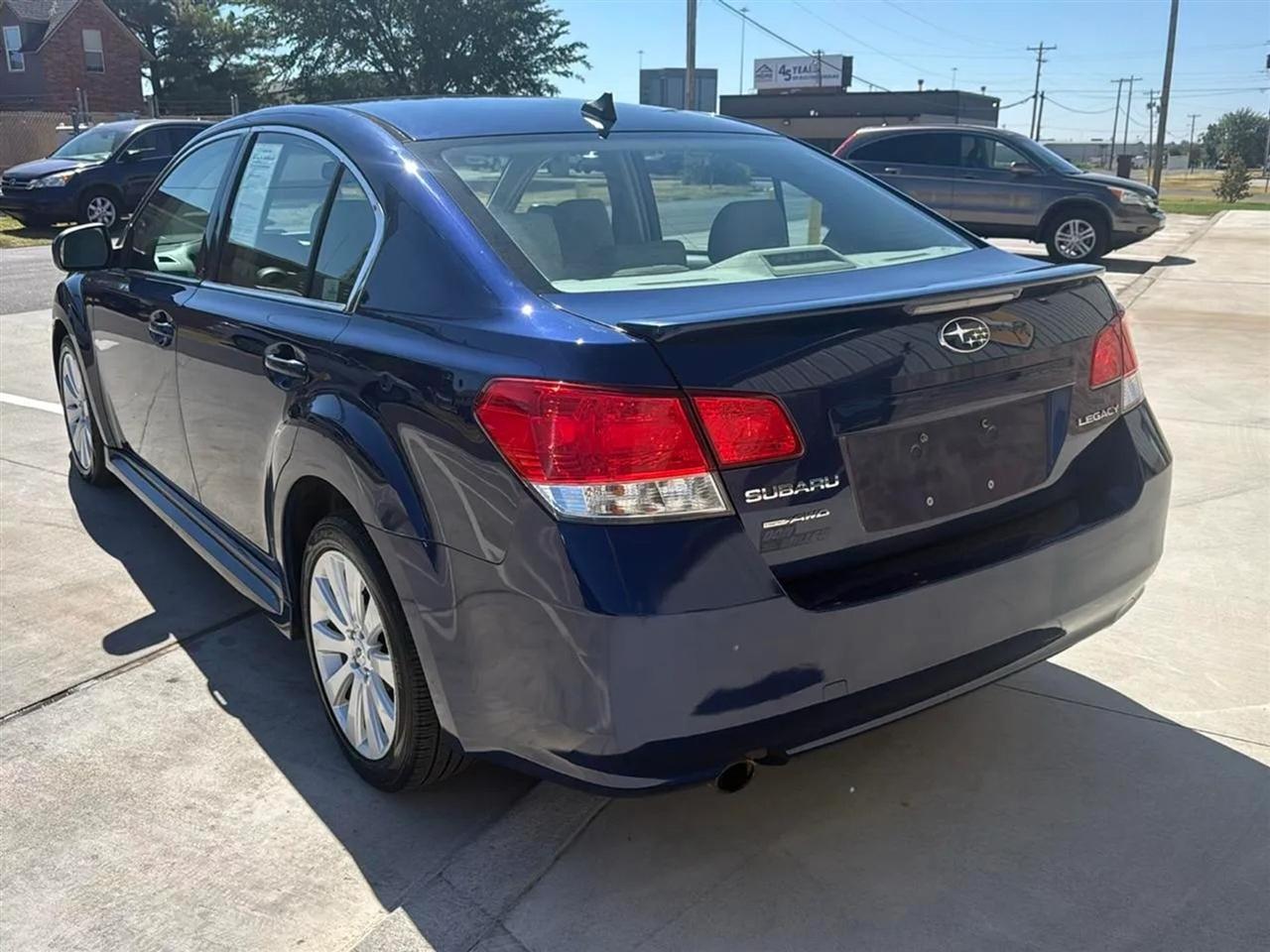 Subaru Legacy 4dr Sdn H4 Auto 2.5i Ltd Pwr Moon 2011