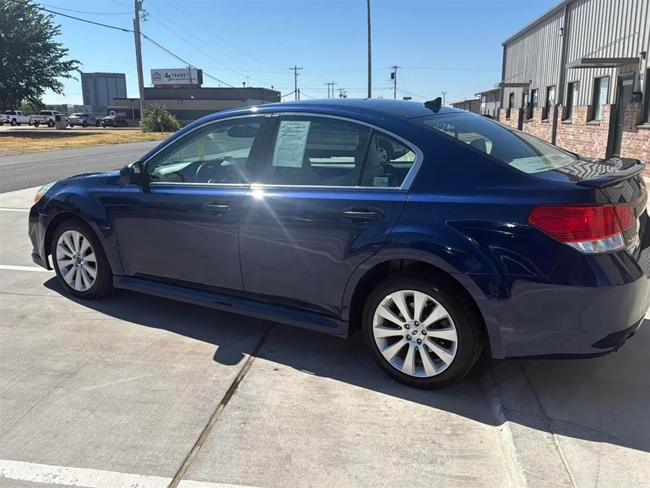 Subaru Legacy 4dr Sdn H4 Auto 2.5i Ltd Pwr Moon 2011