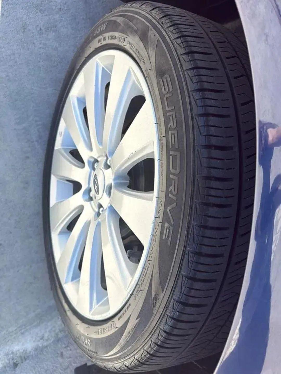 Subaru Legacy 4dr Sdn H4 Auto 2.5i Ltd Pwr Moon 2011