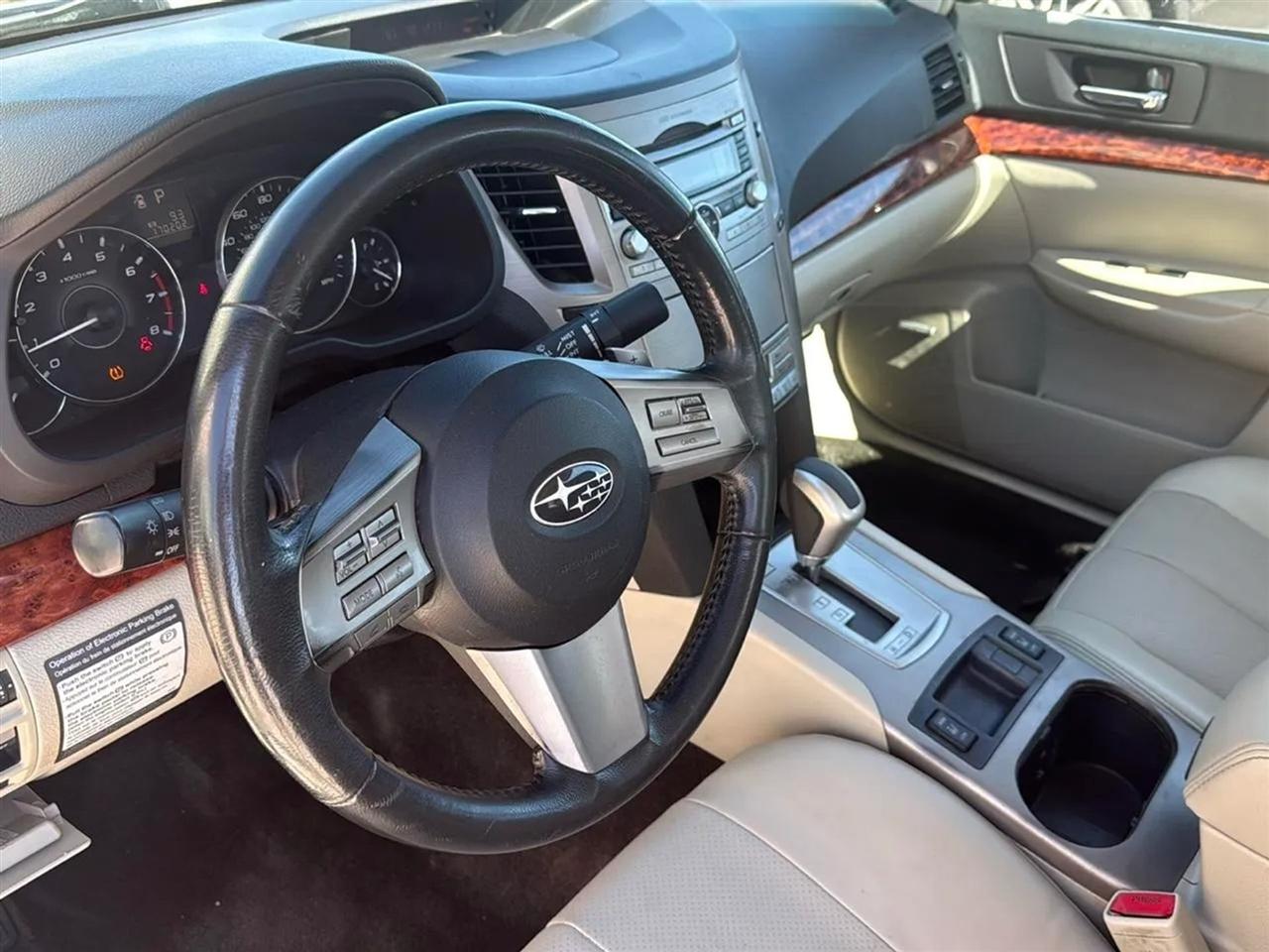 Subaru Legacy 4dr Sdn H4 Auto 2.5i Ltd Pwr Moon 2011
