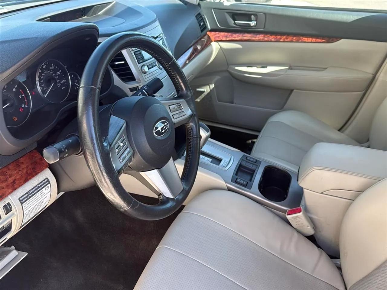 Subaru Legacy 4dr Sdn H4 Auto 2.5i Ltd Pwr Moon 2011