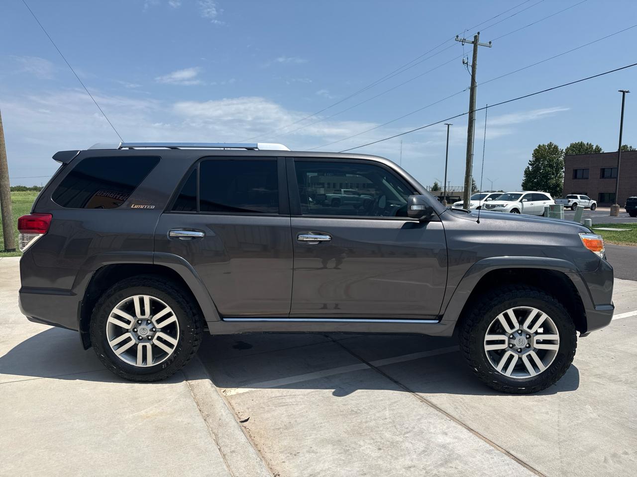 Toyota 4Runner 4WD 4dr V6 Limited (Natl) 2011